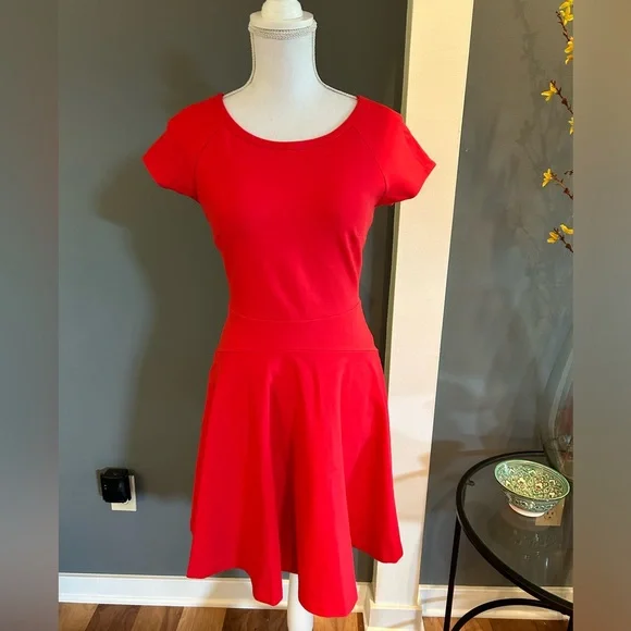 Diane Von Furstenberg Red Dress~Size 4 - Picture 1 of 7